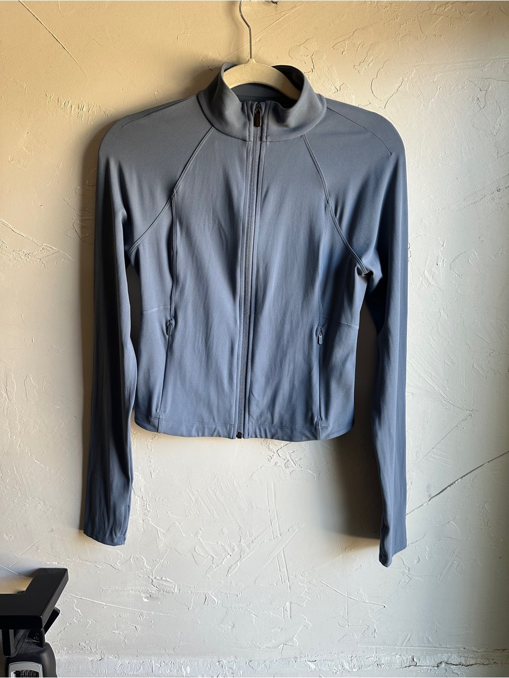 Athleta Salutation Cropped Jacket Blue Gray Zip Front Athletic Yoga Layer
